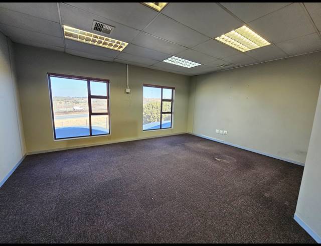 2,294M² WAREHOUSE TO LET IN COSMO BUSINESS PARK